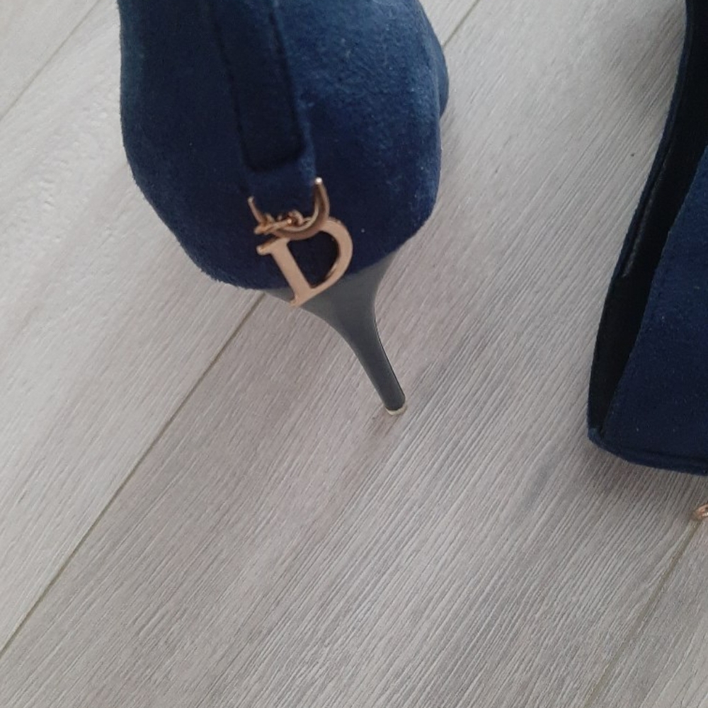 Pumps - Picture 3 of 3